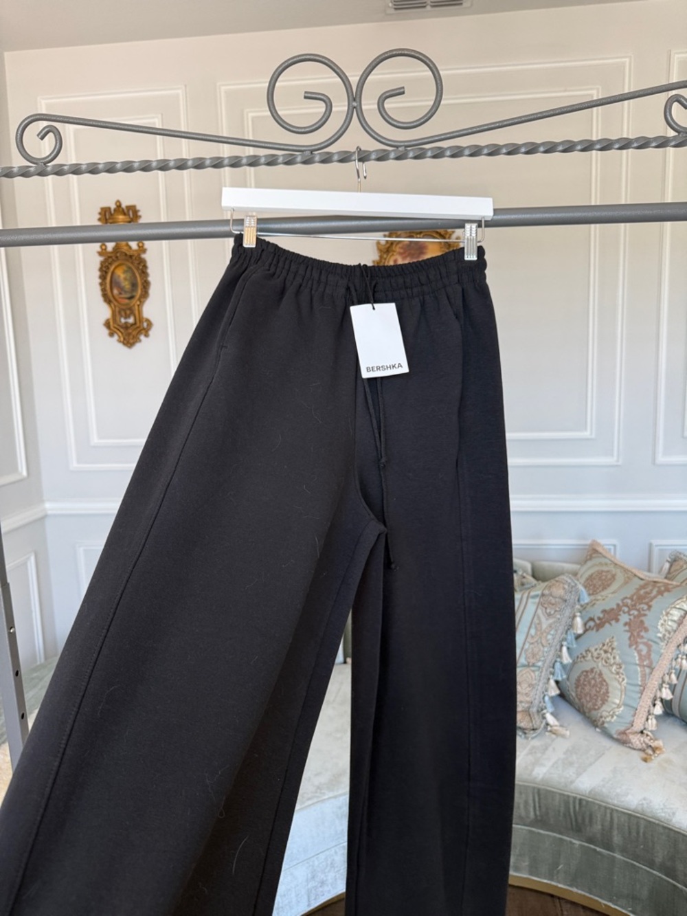 Bershka Women Black Wide-Leg Sweatpants with Elastic Waist size Small - Picture 5 of 9